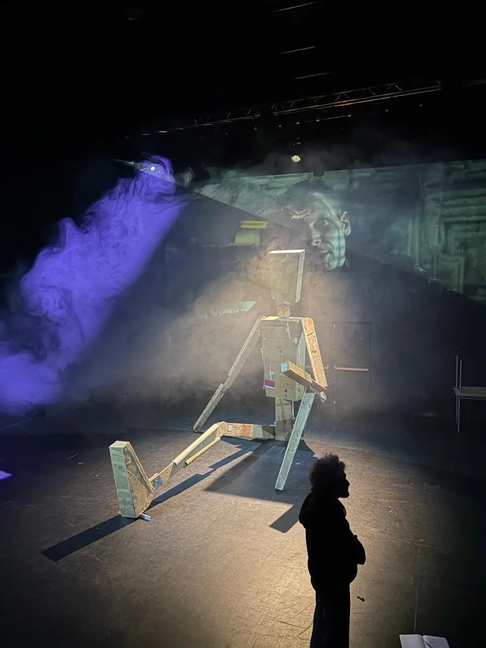 Escena de la obra de teatro "Replicantes"